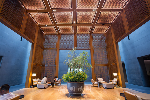 中式高定家居品牌明清閣：左右相宜，中式家居的對稱美學(xué)